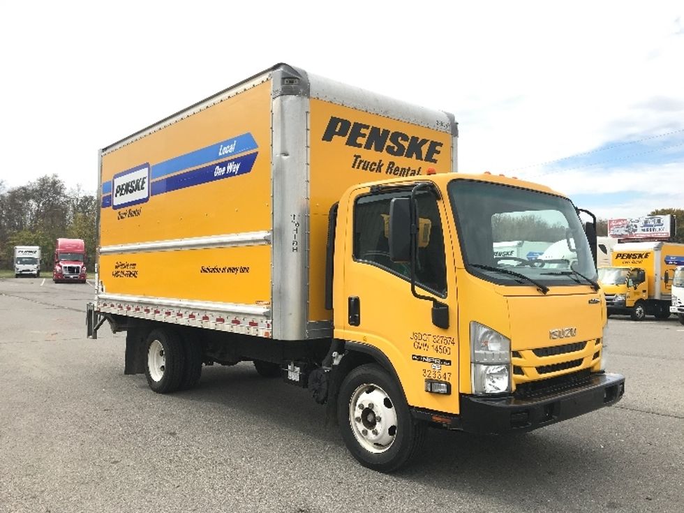 Used 2018 Isuzu Truck Medium Duty Box Truck Unit 326347 Penske Used