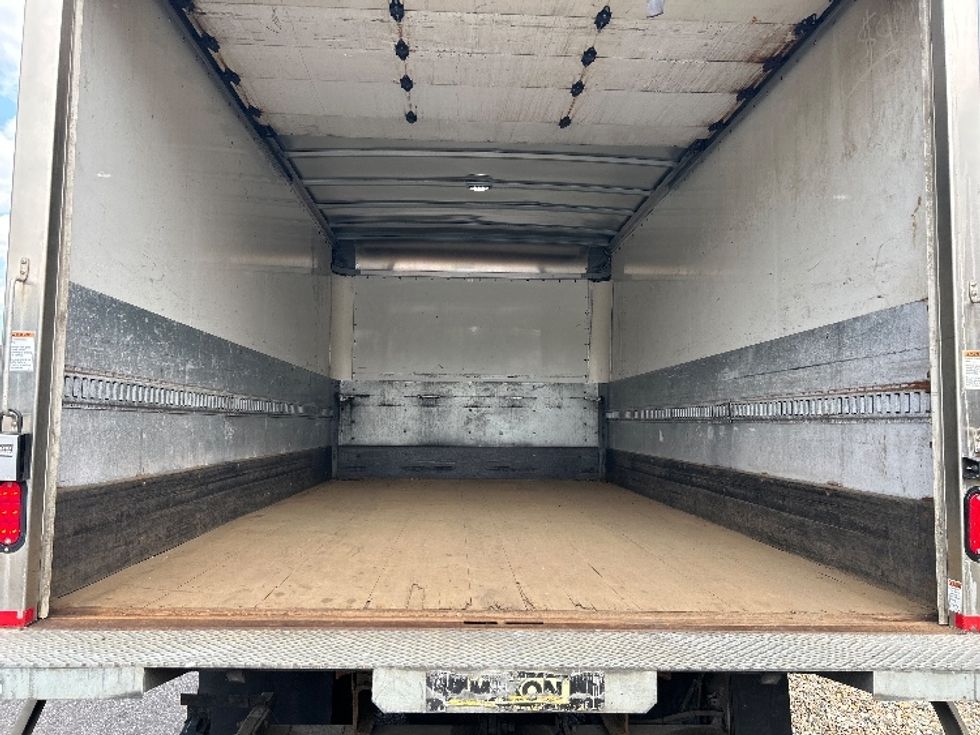 Medium Duty Box Truck-Light and Medium Duty Trucks-Isuzu-2018-NQR-Braintree-MA-63,706\n\t\tmiles-$ 40,250 - Image 10