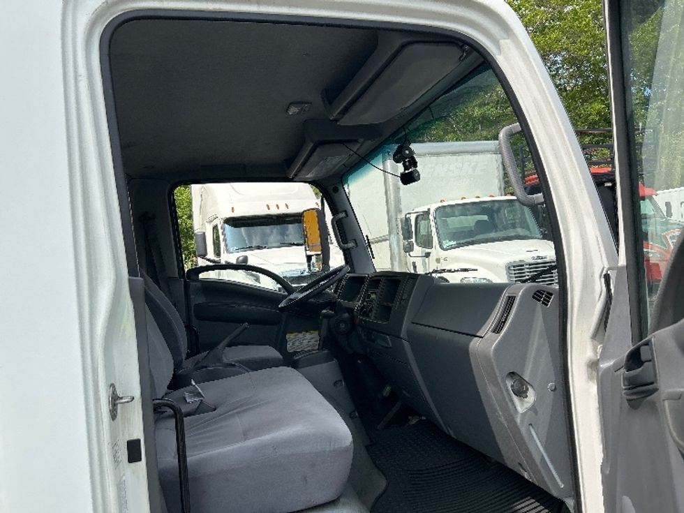Medium Duty Box Truck-Light and Medium Duty Trucks-Isuzu-2018-NQR-Braintree-MA-63,706\n\t\tmiles-$ 40,250 - Image 13