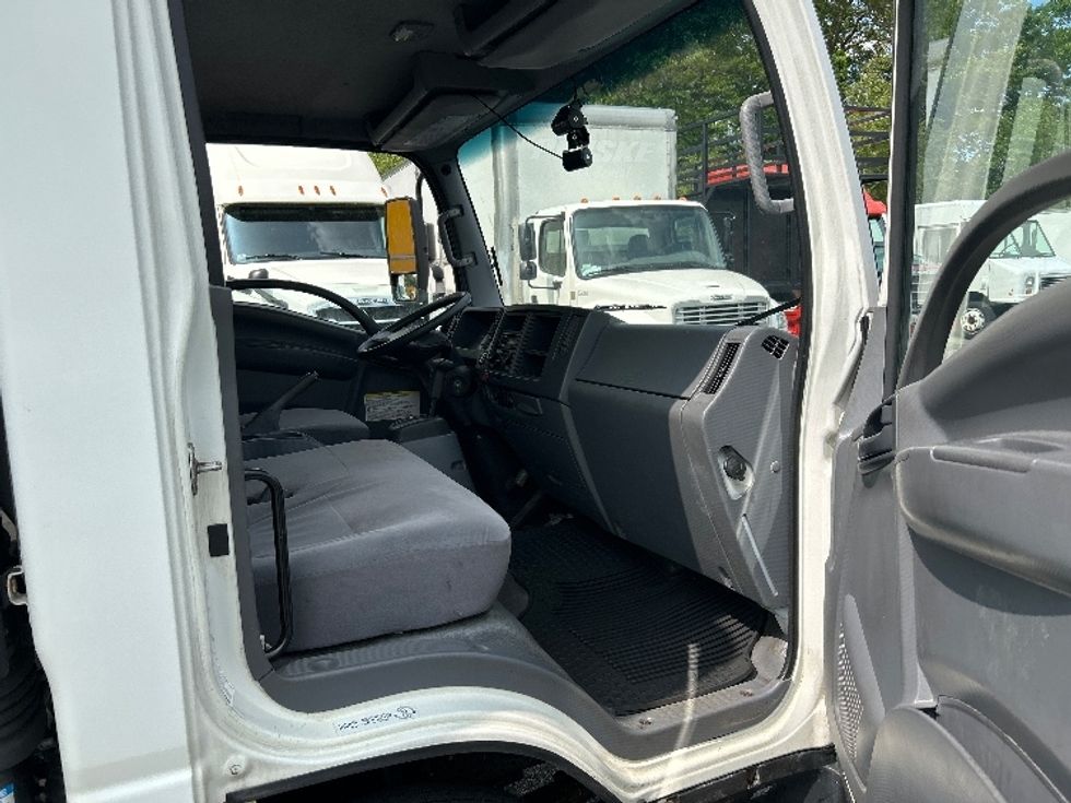 Medium Duty Box Truck-Light and Medium Duty Trucks-Isuzu-2018-NQR-Braintree-MA-63,706\n\t\tmiles-$ 40,250 - Image 20