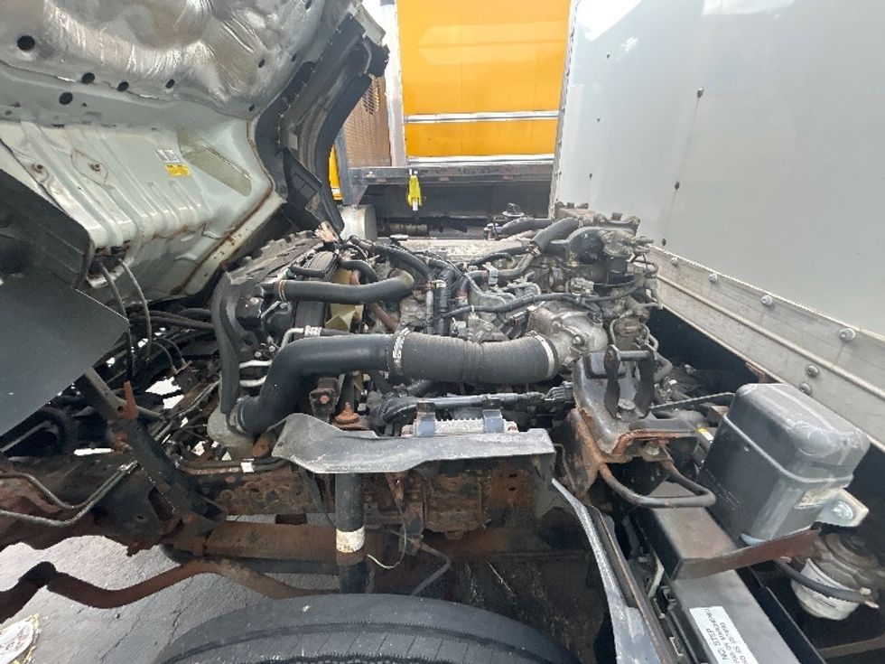 Medium Duty Box Truck-Light and Medium Duty Trucks-Isuzu-2018-NQR-Braintree-MA-63,706\n\t\tmiles-$ 40,250 - Image 23