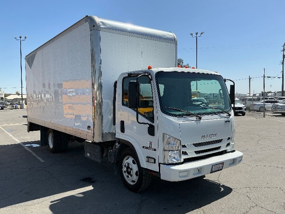 Medium Duty Box Truck-Light and Medium Duty Trucks-Isuzu-2018-NQR-Fresno-CA-294,058\n\t\tmiles-$ 12,750 - Image 1