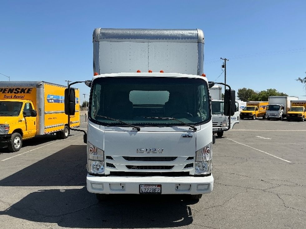 Medium Duty Box Truck-Light and Medium Duty Trucks-Isuzu-2018-NQR-Fresno-CA-294,058\n\t\tmiles-$ 12,750 - Image 2