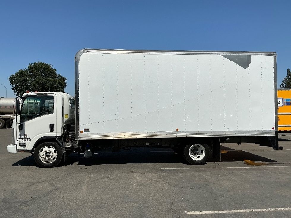 Medium Duty Box Truck-Light and Medium Duty Trucks-Isuzu-2018-NQR-Fresno-CA-294,058\n\t\tmiles-$ 12,750 - Image 4