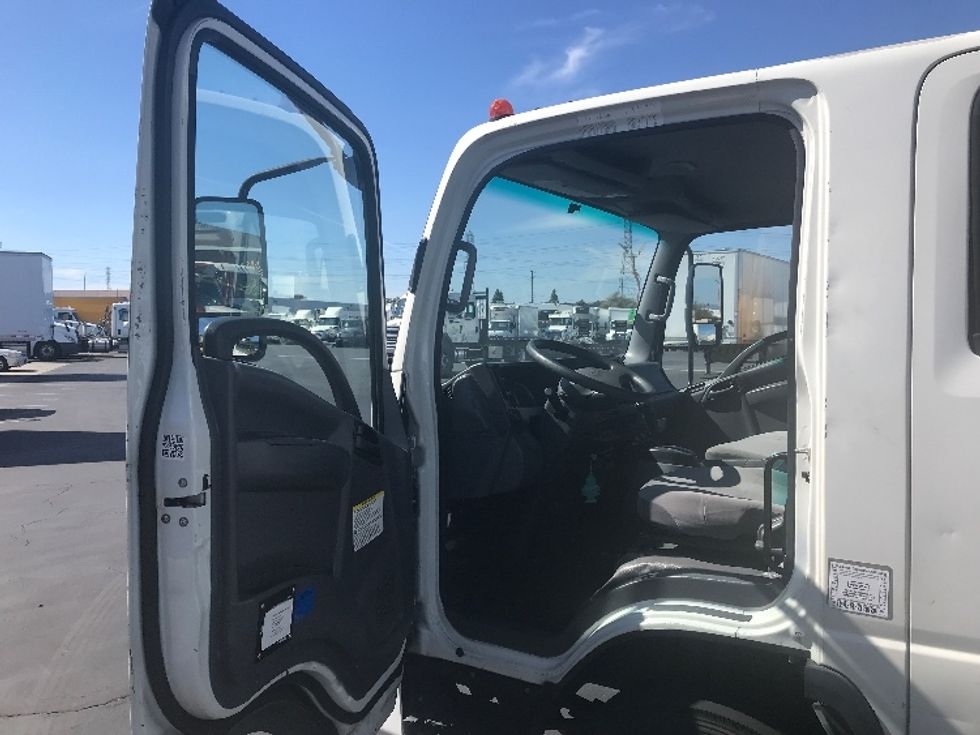Medium Duty Box Truck-Light and Medium Duty Trucks-Isuzu-2018-NQR-Torrance-CA-123,580\n\t\tmiles-$ 44,250 - Image 16