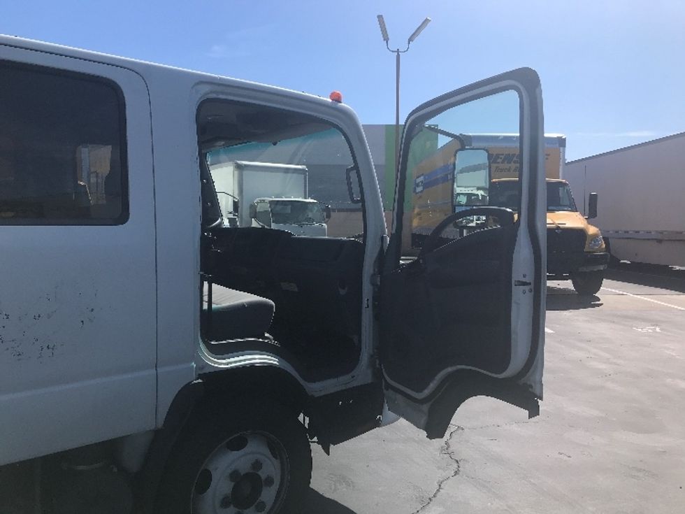 Medium Duty Box Truck-Light and Medium Duty Trucks-Isuzu-2018-NQR-Torrance-CA-123,580\n\t\tmiles-$ 44,250 - Image 20