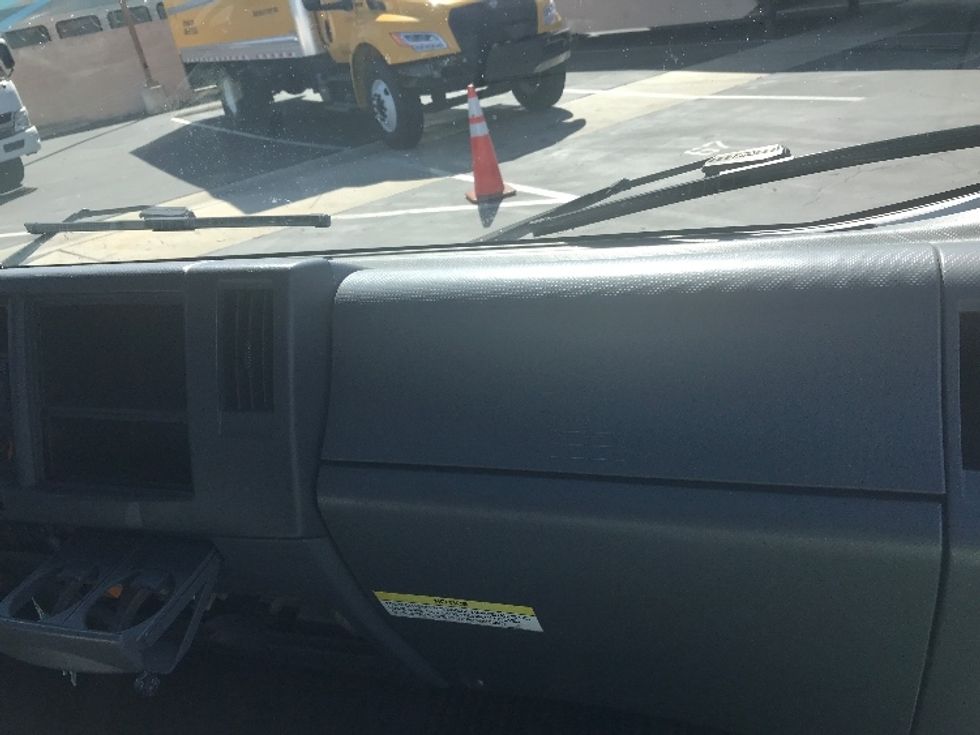 Medium Duty Box Truck-Light and Medium Duty Trucks-Isuzu-2018-NQR-Torrance-CA-123,580\n\t\tmiles-$ 44,250 - Image 21