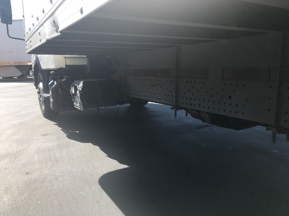 Medium Duty Box Truck-Light and Medium Duty Trucks-Isuzu-2018-NQR-Torrance-CA-123,580\n\t\tmiles-$ 44,250 - Image 5