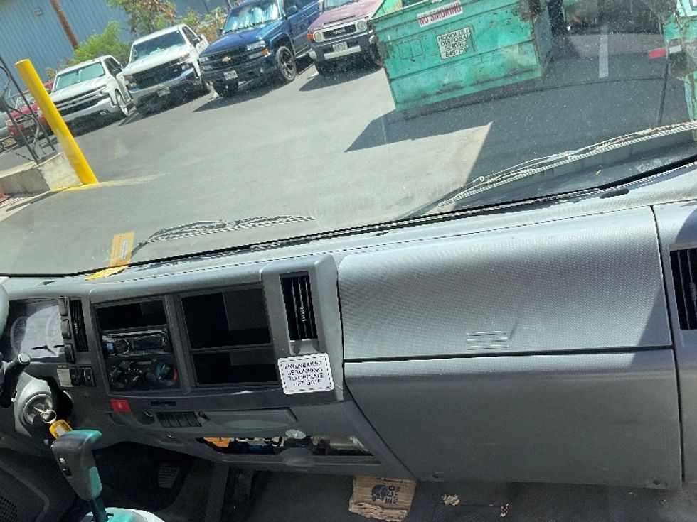 Medium Duty Box Truck-Light and Medium Duty Trucks-Isuzu-2018-NQR-Torrance-CA-65,605\n\t\tmiles-$ 44,750 - Image 21