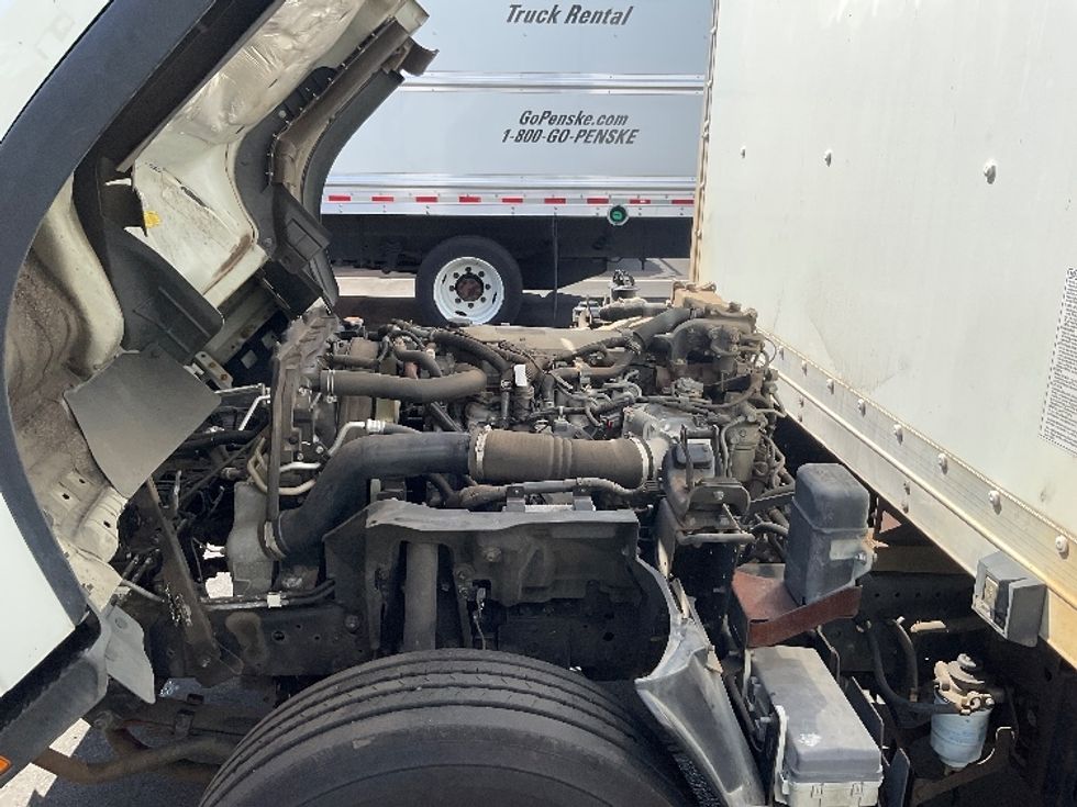 Medium Duty Box Truck-Light and Medium Duty Trucks-Isuzu-2018-NQR-Torrance-CA-65,605\n\t\tmiles-$ 44,750 - Image 24