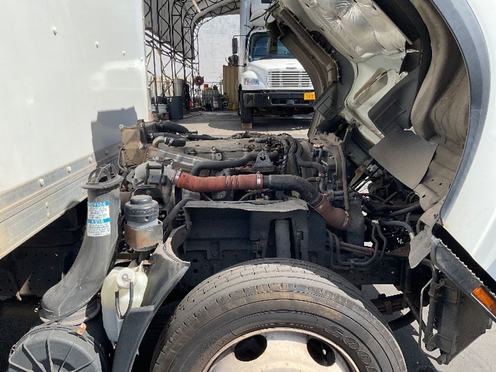 Medium Duty Box Truck-Light and Medium Duty Trucks-Isuzu-2018-NQR-Torrance-CA-86,882\n\t\tmiles-$ 44,000 - Image 23