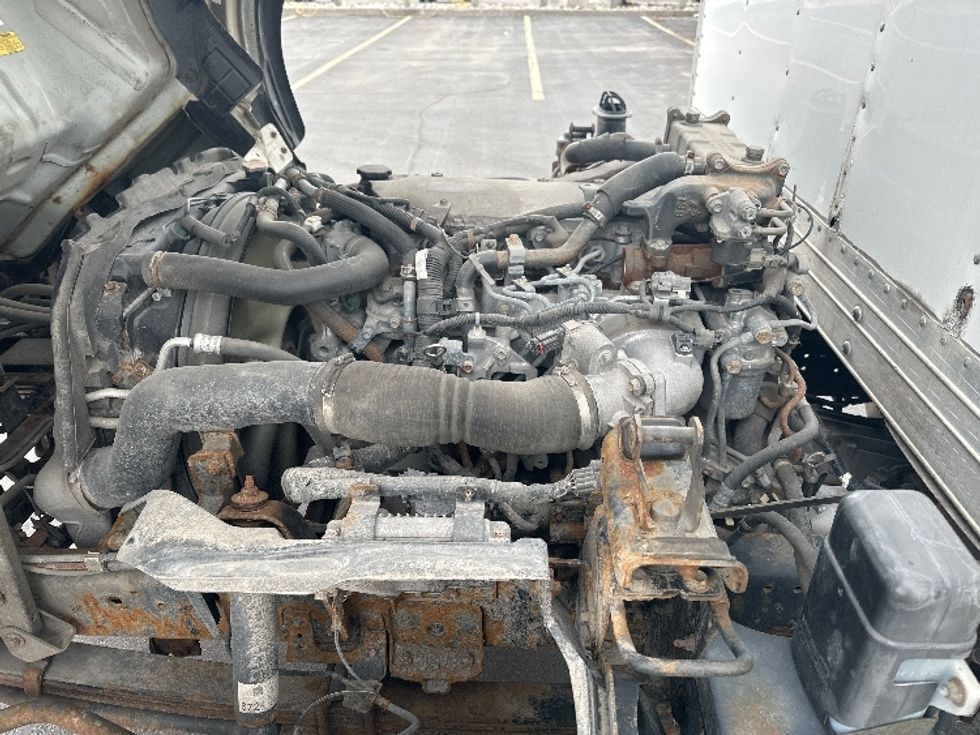 Medium Duty Box Truck-Light and Medium Duty Trucks-Isuzu-2018-NRR-Mississauga-ON-317,504\n\t\tkm-$ 45,750 - Image 23