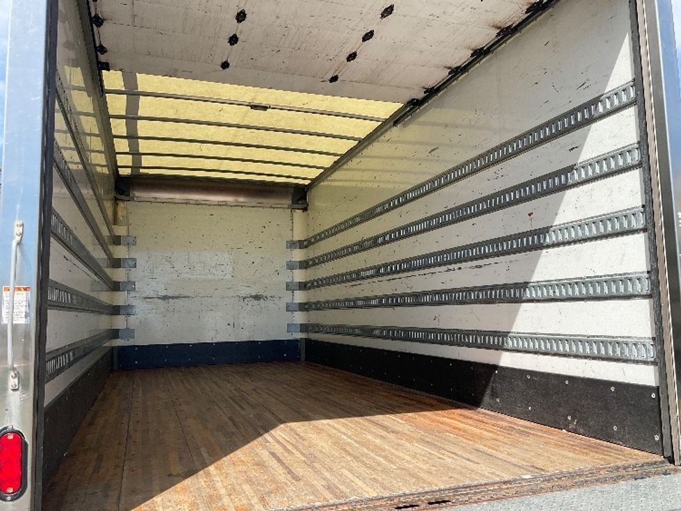 Medium Duty Box Truck-Light and Medium Duty Trucks-Isuzu-2019-FTR-Dayton-NJ-141,637\n\t\tmiles-$ 44,250 - Image 12