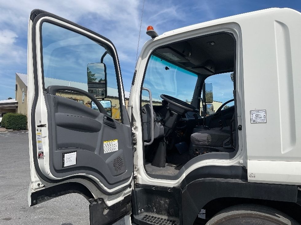 Medium Duty Box Truck-Light and Medium Duty Trucks-Isuzu-2019-FTR-Dayton-NJ-141,637\n\t\tmiles-$ 44,250 - Image 16