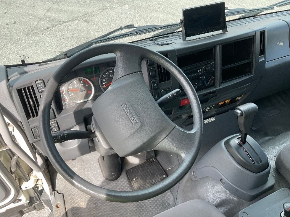 Medium Duty Box Truck-Light and Medium Duty Trucks-Isuzu-2019-FTR-Dayton-NJ-141,637\n\t\tmiles-$ 44,250 - Image 17