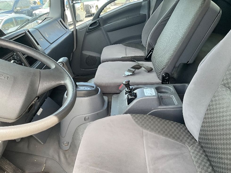 Medium Duty Box Truck-Light and Medium Duty Trucks-Isuzu-2019-FTR-Dayton-NJ-141,637\n\t\tmiles-$ 44,250 - Image 19