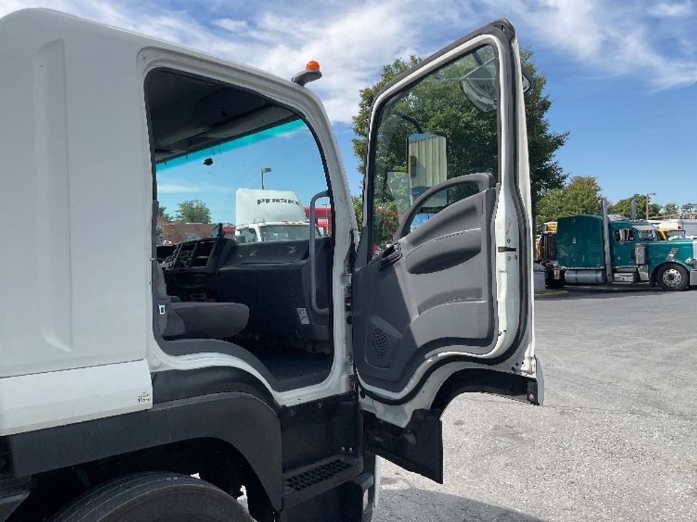 Medium Duty Box Truck-Light and Medium Duty Trucks-Isuzu-2019-FTR-Dayton-NJ-141,637\n\t\tmiles-$ 44,250 - Image 20