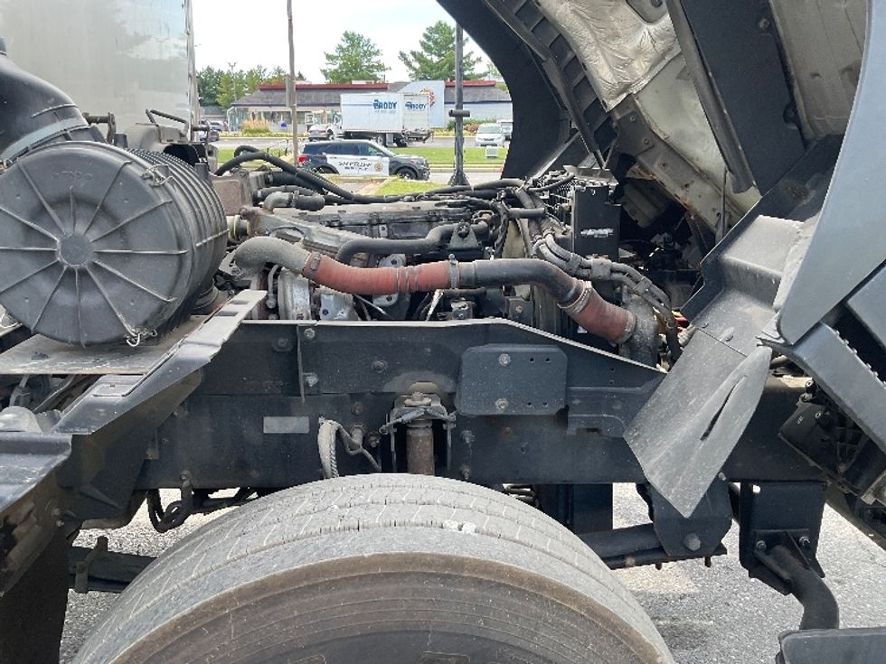 Medium Duty Box Truck-Light and Medium Duty Trucks-Isuzu-2019-FTR-Dayton-NJ-141,637\n\t\tmiles-$ 44,250 - Image 23