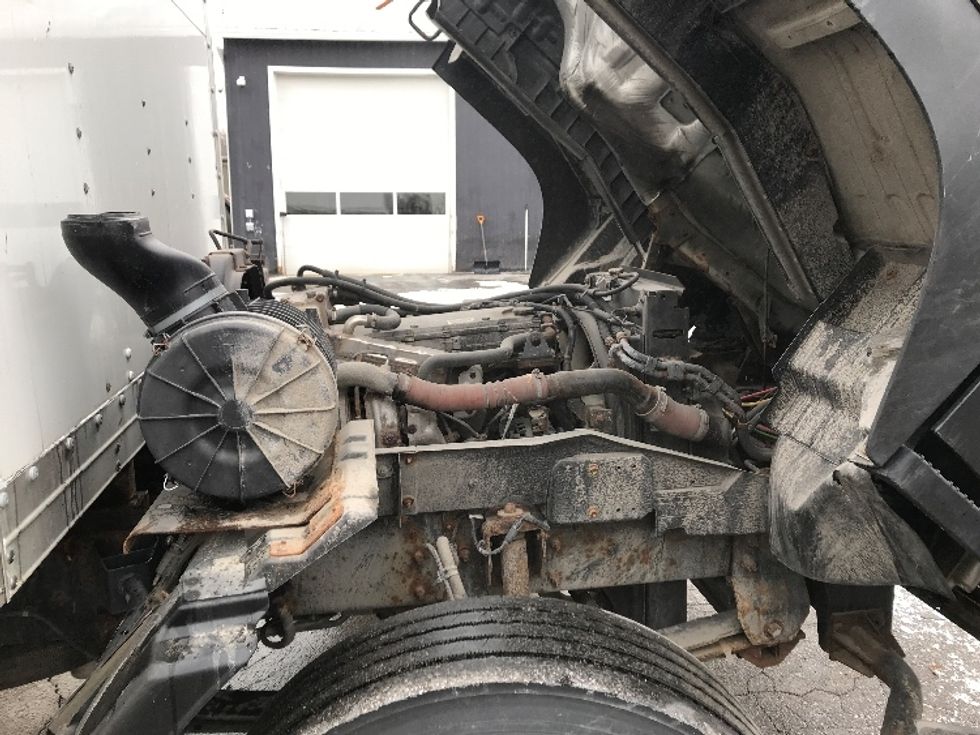 Medium Duty Box Truck-Light and Medium Duty Trucks-Isuzu-2019-FTR-Essex Junction-VT-139,940\n\t\tmiles-$ 54,500 - Image 23