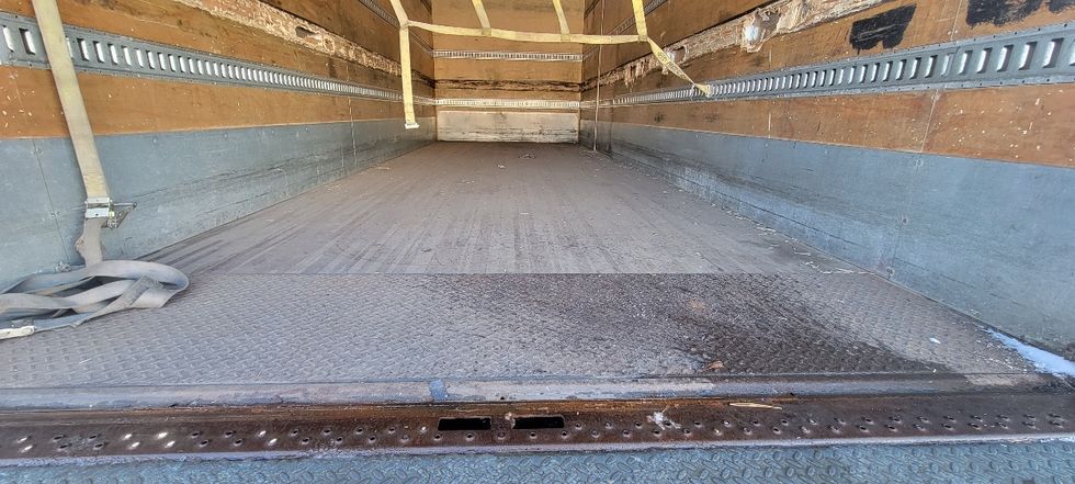 Medium Duty Box Truck-Light and Medium Duty Trucks-Isuzu-2019-FTR-Middlefield-OH-102,151\n\t\tmiles-$ 61,000 - Image 10