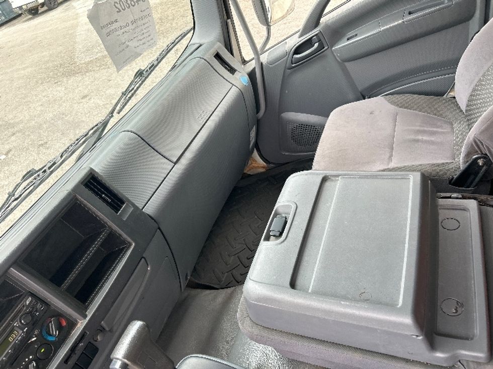 Medium Duty Box Truck-Light and Medium Duty Trucks-Isuzu-2019-FTR-Pell City-AL-128,379\n\t\tmiles-$ 45,750 - Image 19