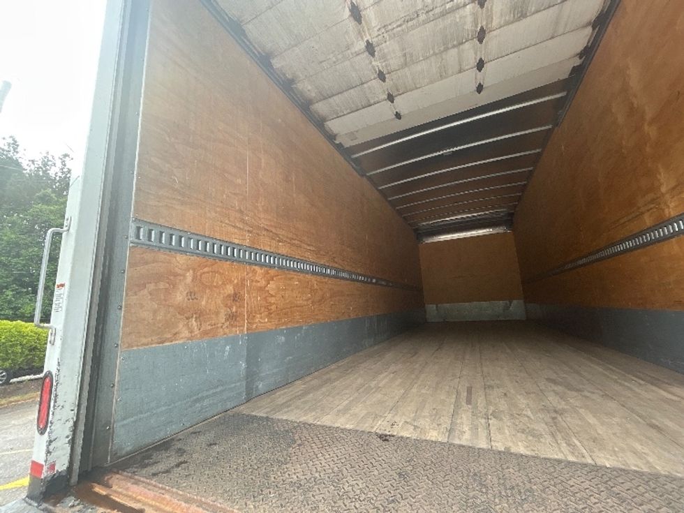 Medium Duty Box Truck-Light and Medium Duty Trucks-Isuzu-2019-FTR-Prince George-VA-180,538\n\t\tmiles-$ 48,750 - Image 11