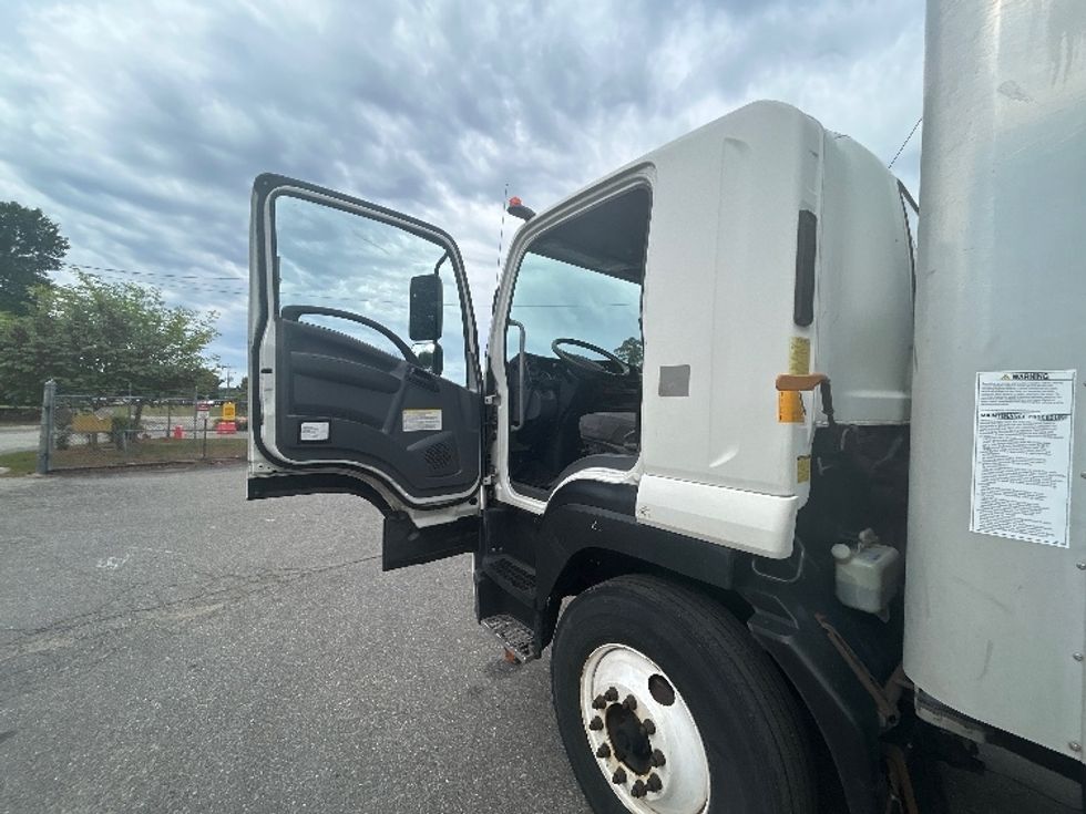 Medium Duty Box Truck-Light and Medium Duty Trucks-Isuzu-2019-FTR-Prince George-VA-180,538\n\t\tmiles-$ 48,750 - Image 16