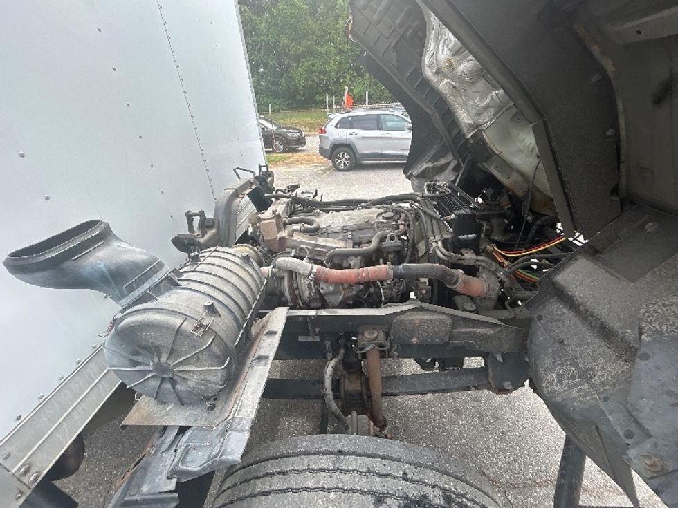 Medium Duty Box Truck-Light and Medium Duty Trucks-Isuzu-2019-FTR-Prince George-VA-180,538\n\t\tmiles-$ 48,750 - Image 23