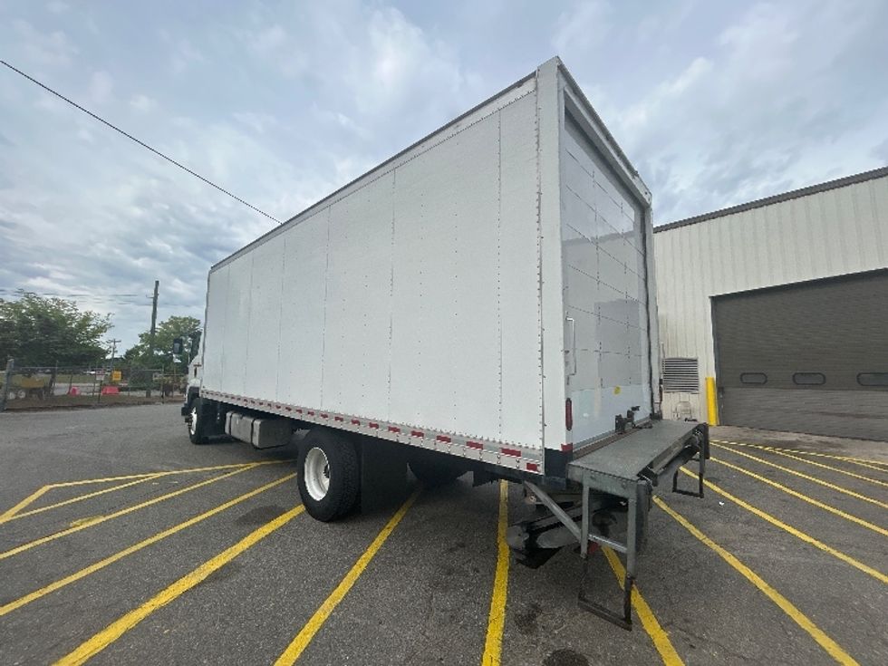 Medium Duty Box Truck-Light and Medium Duty Trucks-Isuzu-2019-FTR-Prince George-VA-180,538\n\t\tmiles-$ 48,750 - Image 6