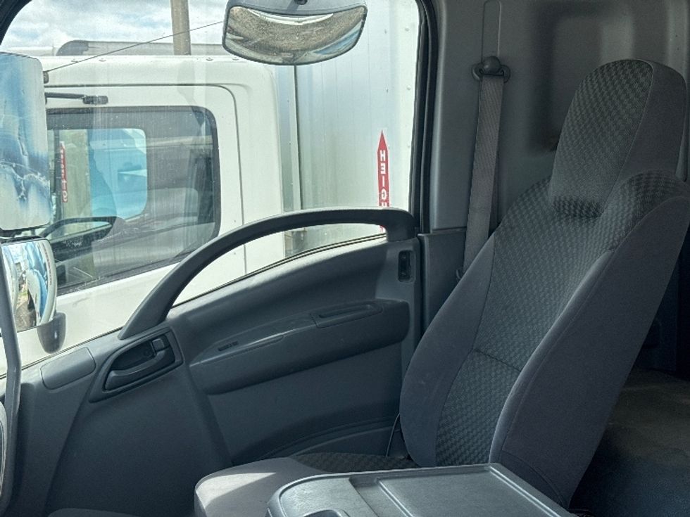 Medium Duty Box Truck-Light and Medium Duty Trucks-Isuzu-2019-FTR-Sioux Falls-SD-95,846\n\t\tmiles-$ 52,750 - Image 19