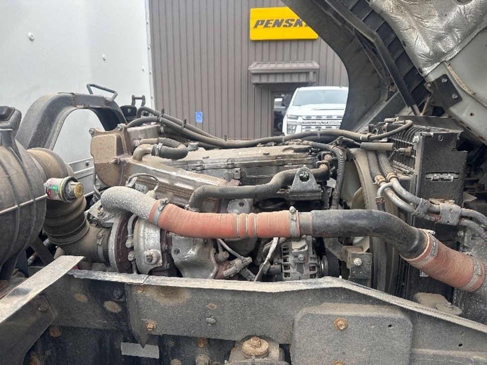 Medium Duty Box Truck-Light and Medium Duty Trucks-Isuzu-2019-FTR-Sioux Falls-SD-95,846\n\t\tmiles-$ 52,750 - Image 23