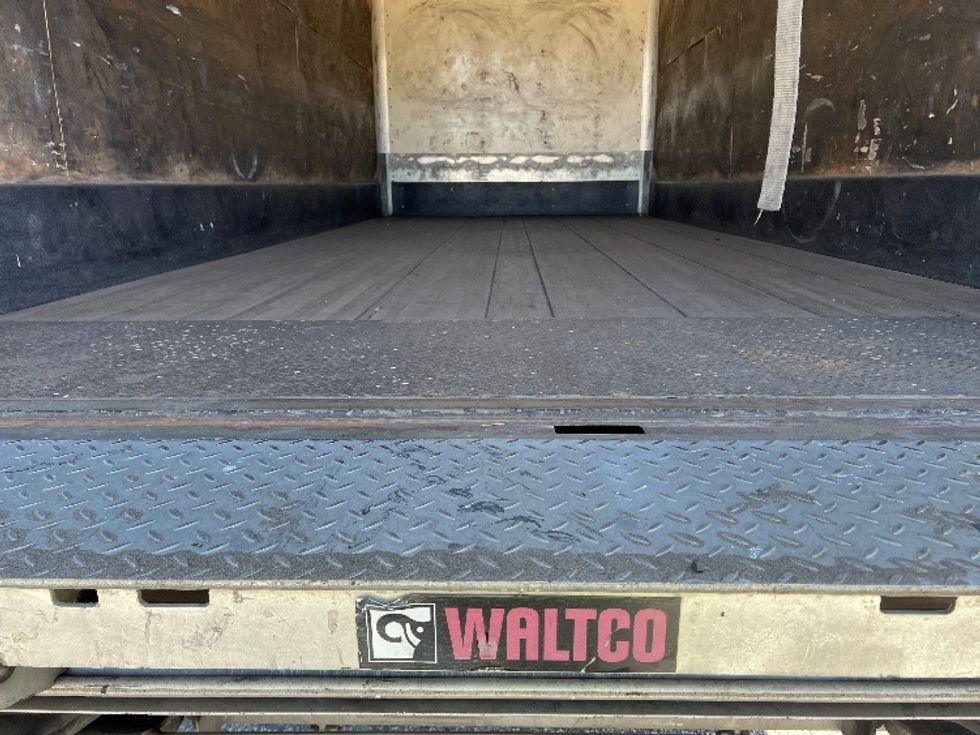 Medium Duty Box Truck-Light and Medium Duty Trucks-Isuzu-2019-FTR-Torrance-CA-172,133\n\t\tmiles-$ 43,000 - Image 10