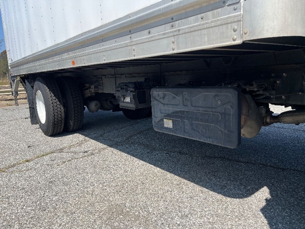 Medium Duty Box Truck-Light and Medium Duty Trucks-Isuzu-2019-FTR-Torrance-CA-172,133\n\t\tmiles-$ 43,000 - Image 14