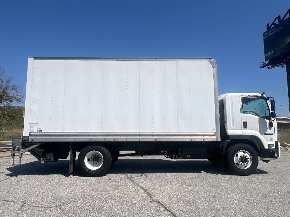 Medium Duty Box Truck-Light and Medium Duty Trucks-Isuzu-2019-FTR-Torrance-CA-172,133\n\t\tmiles-$ 43,000 - Image 15
