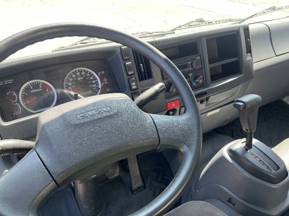 Medium Duty Box Truck-Light and Medium Duty Trucks-Isuzu-2019-FTR-Torrance-CA-172,133\n\t\tmiles-$ 43,000 - Image 17