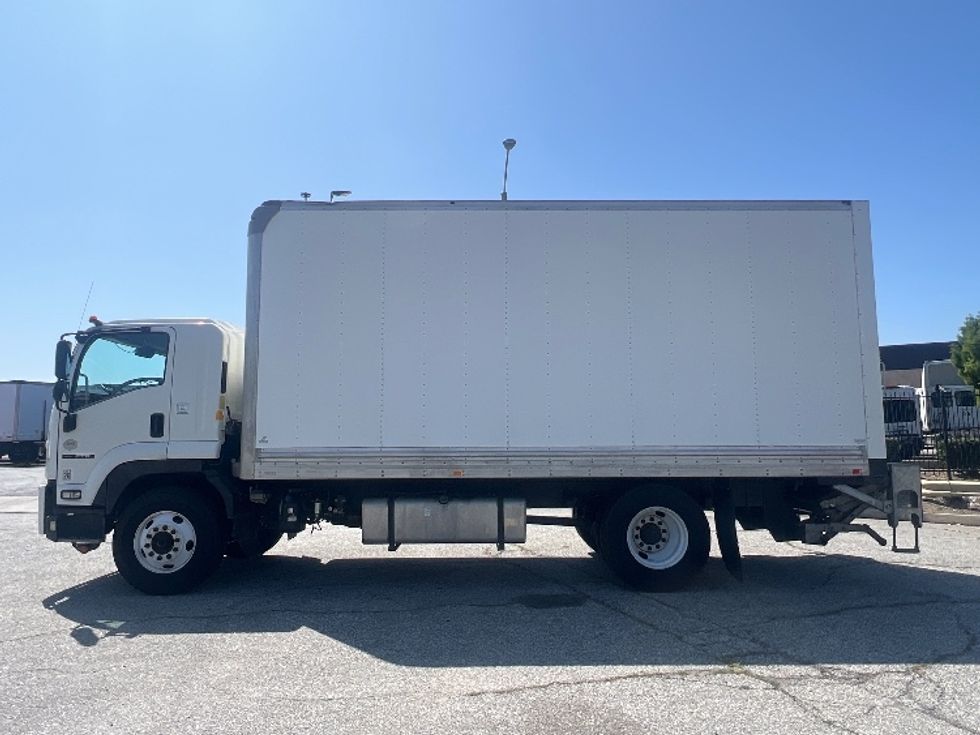 Medium Duty Box Truck-Light and Medium Duty Trucks-Isuzu-2019-FTR-Torrance-CA-172,133\n\t\tmiles-$ 43,000 - Image 4