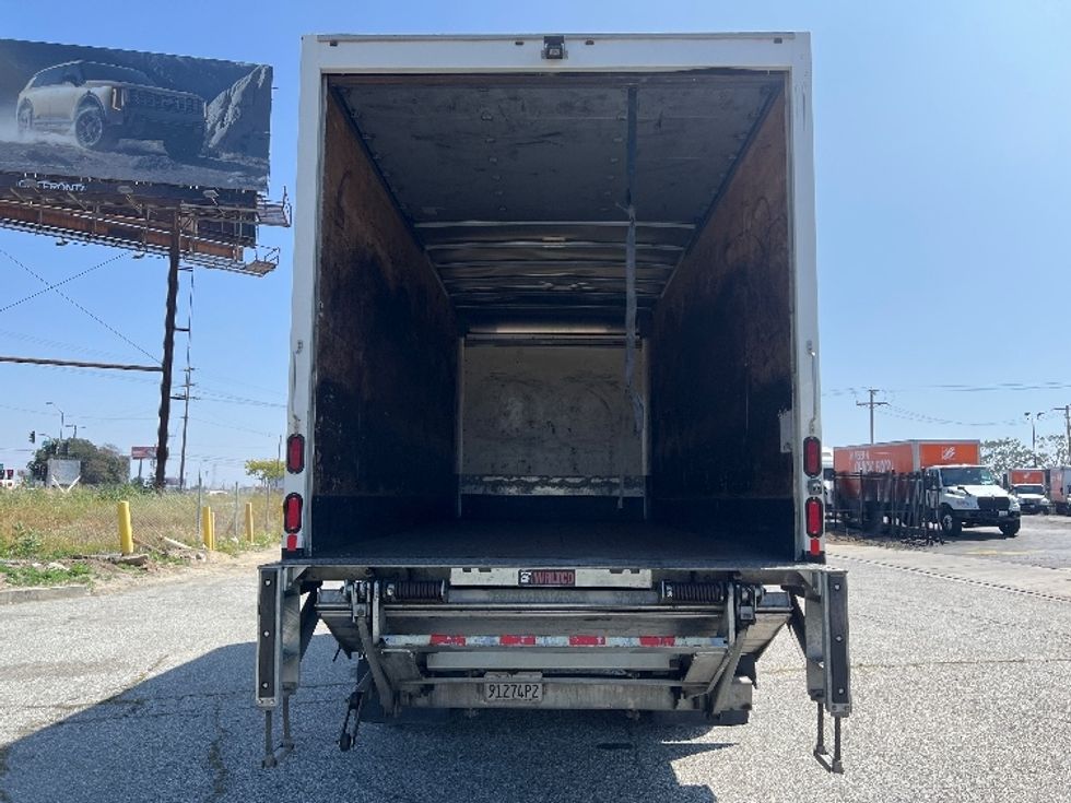 Medium Duty Box Truck-Light and Medium Duty Trucks-Isuzu-2019-FTR-Torrance-CA-172,133\n\t\tmiles-$ 43,000 - Image 8