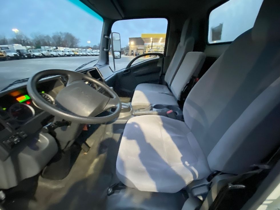 Medium Duty Box Truck-Light and Medium Duty Trucks-Isuzu-2019-NQR-Bethlehem-PA-84,503\n\t\tmiles-$ 43,750 - Image 17