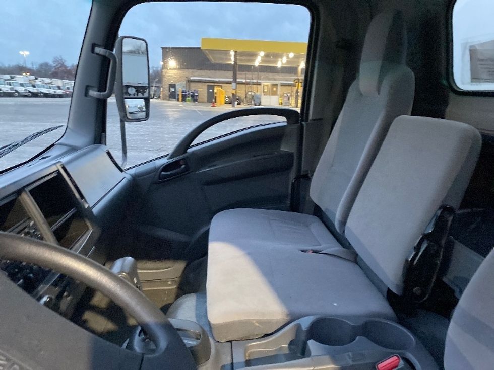 Medium Duty Box Truck-Light and Medium Duty Trucks-Isuzu-2019-NQR-Bethlehem-PA-84,503\n\t\tmiles-$ 43,750 - Image 19