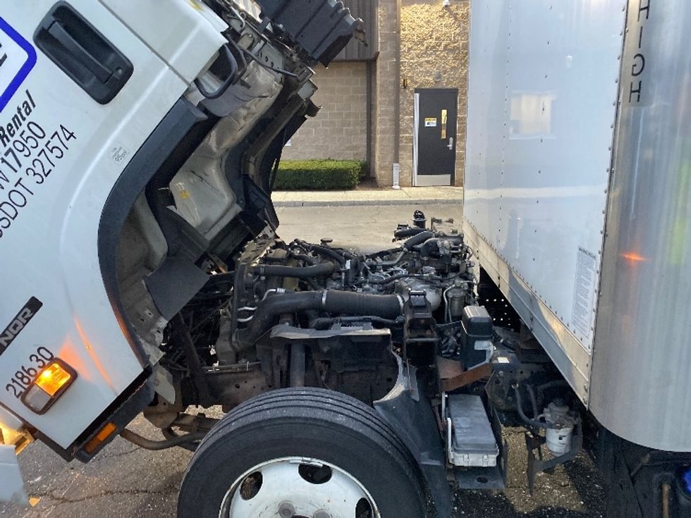 Medium Duty Box Truck-Light and Medium Duty Trucks-Isuzu-2019-NQR-Bethlehem-PA-84,503\n\t\tmiles-$ 43,750 - Image 24