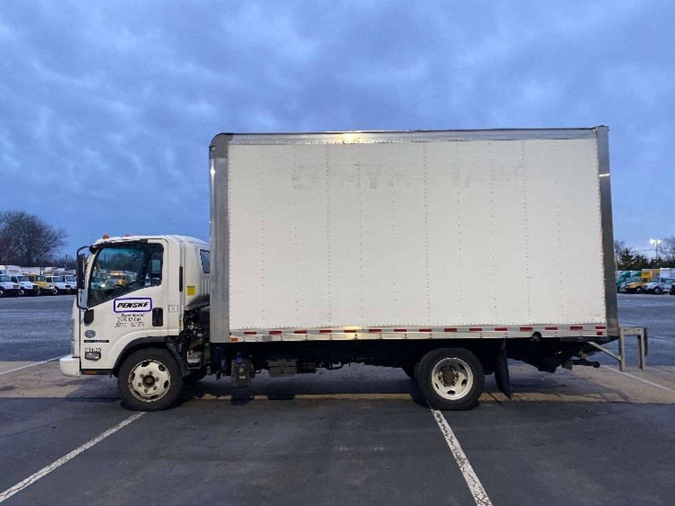 Medium Duty Box Truck-Light and Medium Duty Trucks-Isuzu-2019-NQR-Bethlehem-PA-84,503\n\t\tmiles-$ 43,750 - Image 4