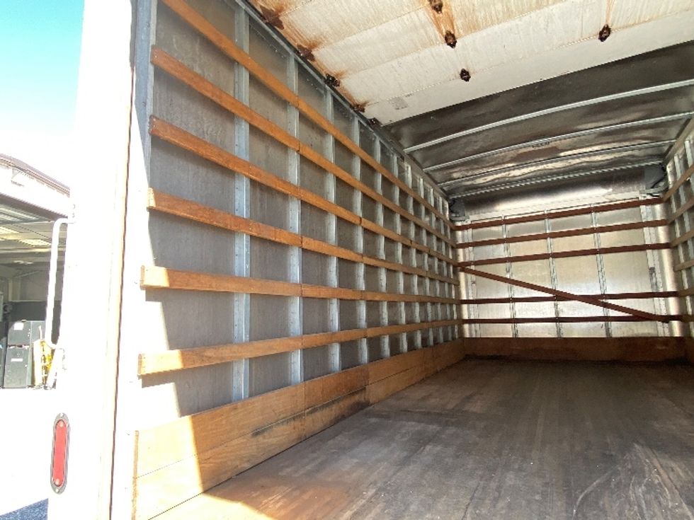 Medium Duty Box Truck-Light and Medium Duty Trucks-Isuzu-2019-NQR-Blountville-TN-131,898\n\t\tmiles-$ 42,500 - Image 10