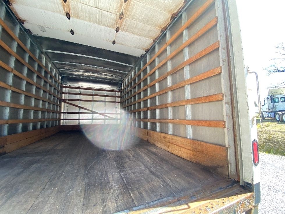 Medium Duty Box Truck-Light and Medium Duty Trucks-Isuzu-2019-NQR-Blountville-TN-131,898\n\t\tmiles-$ 42,500 - Image 11