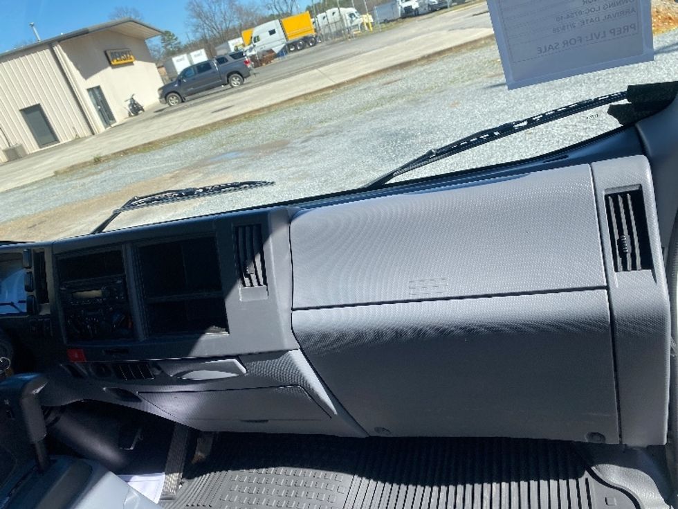 Medium Duty Box Truck-Light and Medium Duty Trucks-Isuzu-2019-NQR-Blountville-TN-131,898\n\t\tmiles-$ 42,500 - Image 20