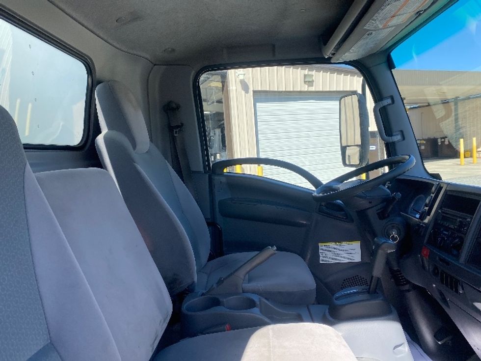 Medium Duty Box Truck-Light and Medium Duty Trucks-Isuzu-2019-NQR-Blountville-TN-131,898\n\t\tmiles-$ 42,500 - Image 21