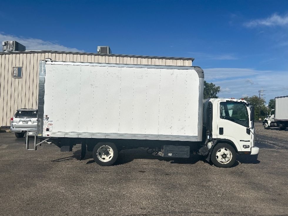 Medium Duty Box Truck-Light and Medium Duty Trucks-Isuzu-2019-NQR-Chicago (Melrose Park)-IL-66,788\n\t\tmiles-$ 46,500 - Image 15