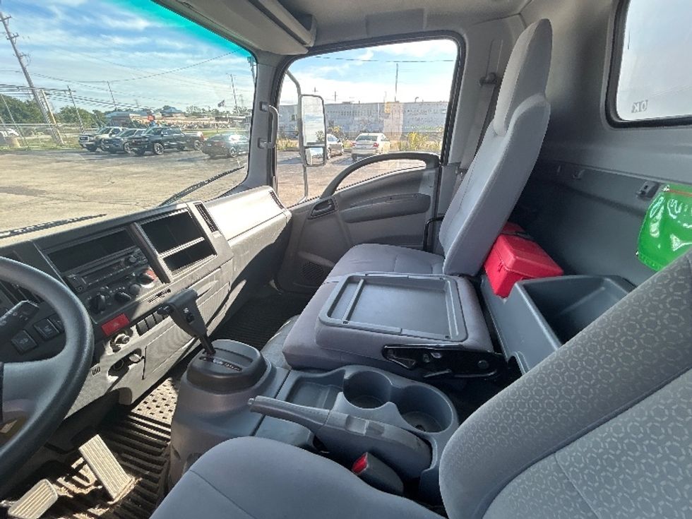 Medium Duty Box Truck-Light and Medium Duty Trucks-Isuzu-2019-NQR-Chicago (Melrose Park)-IL-66,788\n\t\tmiles-$ 46,500 - Image 19