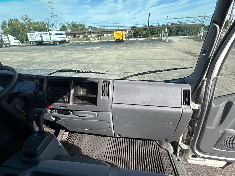 Medium Duty Box Truck-Light and Medium Duty Trucks-Isuzu-2019-NQR-Chicago (Melrose Park)-IL-66,788\n\t\tmiles-$ 46,500 - Image 21