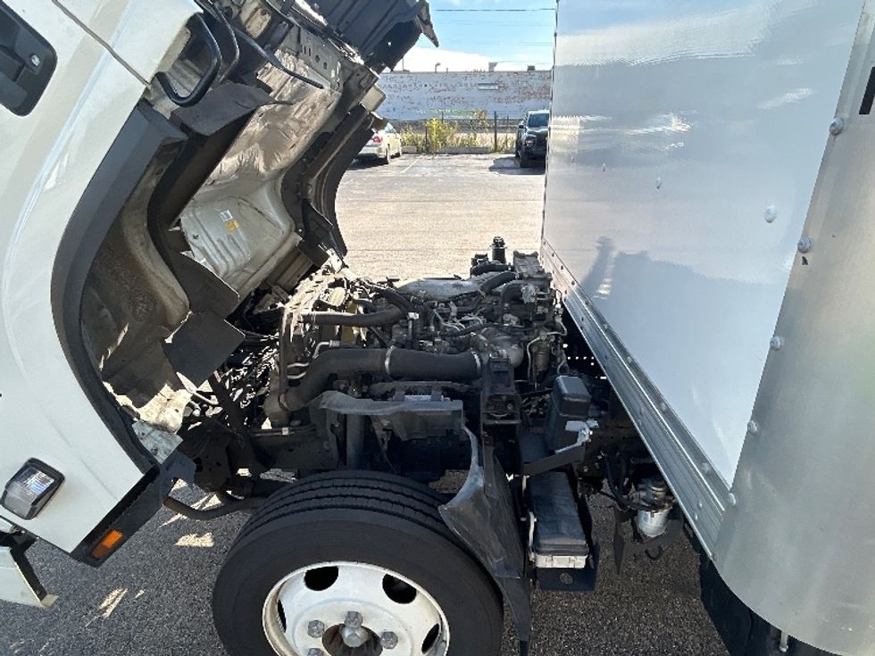 Medium Duty Box Truck-Light and Medium Duty Trucks-Isuzu-2019-NQR-Chicago (Melrose Park)-IL-66,788\n\t\tmiles-$ 46,500 - Image 24