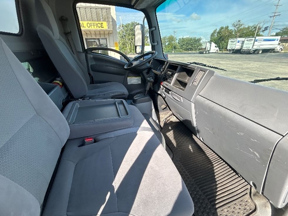 Medium Duty Box Truck-Light and Medium Duty Trucks-Isuzu-2019-NQR-Chicago (Melrose Park)-IL-66,788\n\t\tmiles-$ 46,500 - Image 22